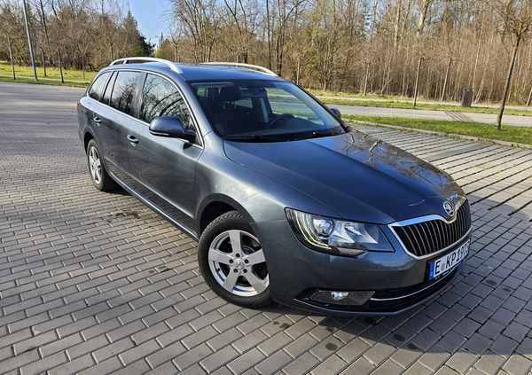 Skoda Superb cena 51900 przebieg: 182000, rok produkcji 2014 z Nowy Wiśnicz małe 106